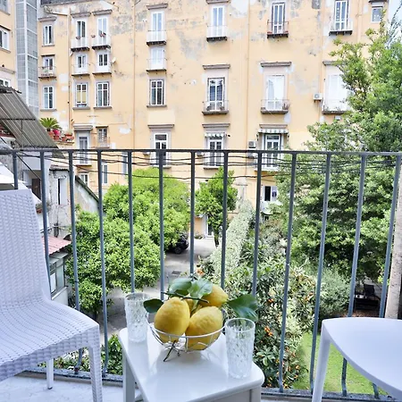 Guesthost - Max's Maison Per Spaccanapoli