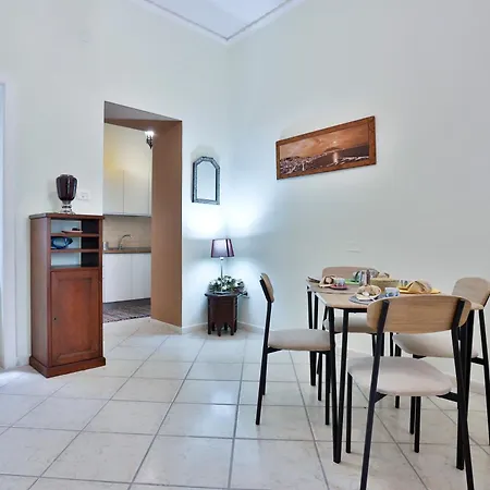 Apartmán Guesthost - Max's Maison Per Spaccanapoli