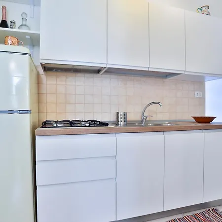 Guesthost - Max's Maison Per Spaccanapoli Apartmán